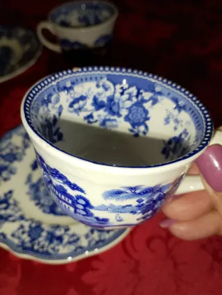 2 tazas con platillos de café  Ironstone azul y bl