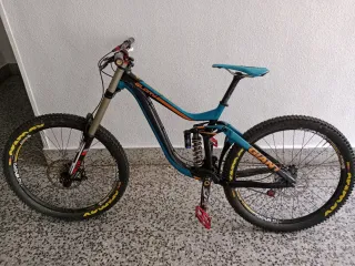 Bicicleta Giant Glory Descenso