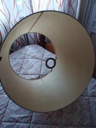 Pantalla lámpara cilíndrica hecha a medida.