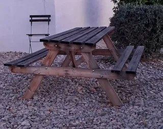 Mesa de picnic de madera