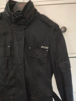 Chaqueta Bershka Negra