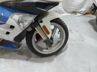 Moto Scooter RAZZO 49cc Automática