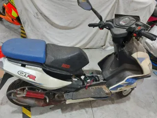 Moto Scooter RAZZO 49cc Automática
