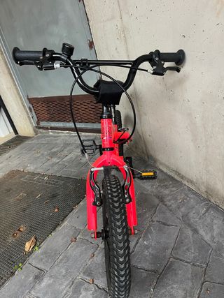 Bicicleta infantil Monty rosa.