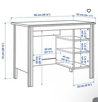 Escritorio blanco de madera.