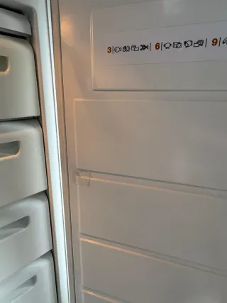 Congelador vertical Zanussi Tropic System