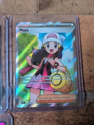 Cartas Pokémon VMAX, V y Entrenador
