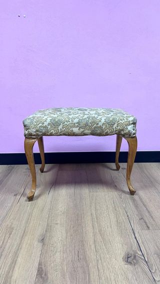 Escabel banco tapizado estilo antiguo. Autentico