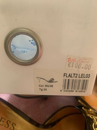 Sandalias Guess Talla 36 Negro y Dorado