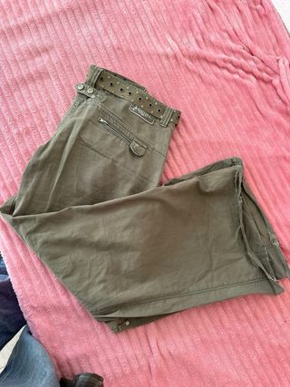 Pantalones cargo verde militar