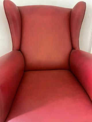 Sillón de piel rojo