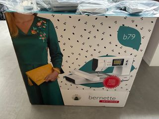 Máquina de coser Bernette b79