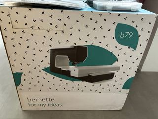 Máquina de coser Bernette b79