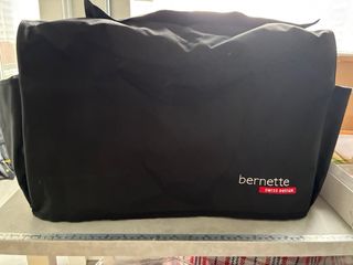Máquina de coser Bernette b79