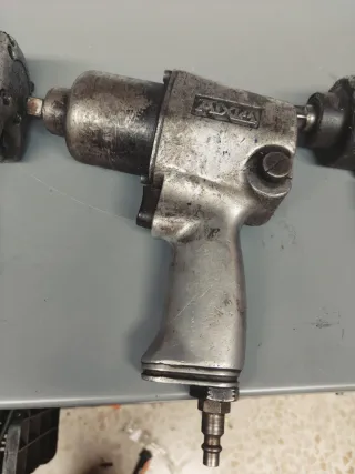 Pistola de impacto. Llave neumática