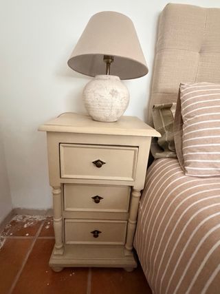 2 Mesitas de Noche Madera