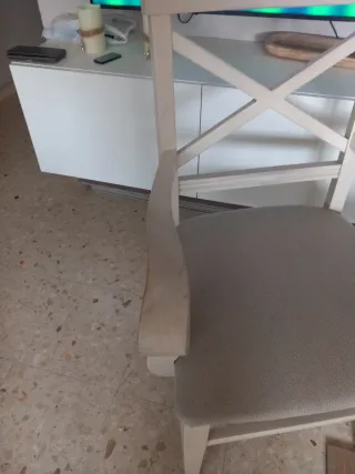 4 Sillas de salón madera maciza tapizadas