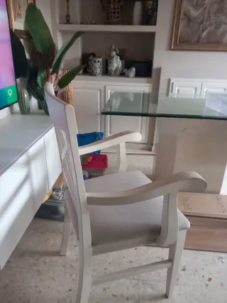 4 Sillas de salón madera maciza tapizadas