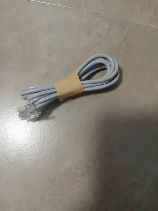 Cable de teléfono gris