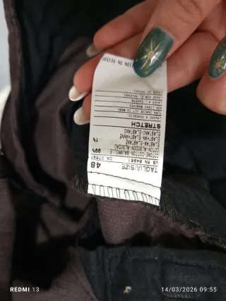 Pantaloni marroni in velluto a coste