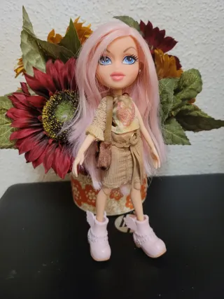 Muñeca Bratz pelo rosa y botas