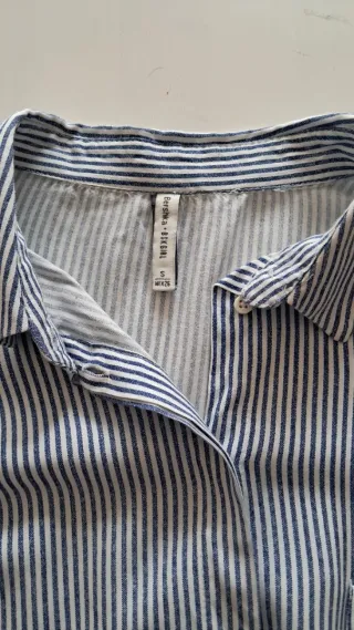 Camisa Bershka rayas azules y blancas Talla S