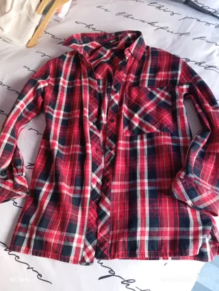 Camisa de cuadros leñador roja y negra