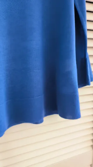 Precioso jersey fino y fluido corte evase