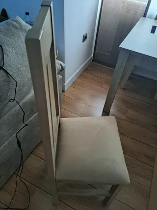 Mesa de comedor y sillas