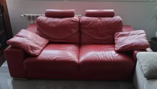 Sofá Pedro Ortiz Piel Rojo