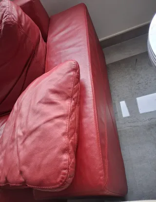 Sofá Pedro Ortiz Piel Rojo
