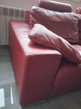 Sofá Pedro Ortiz Piel Rojo