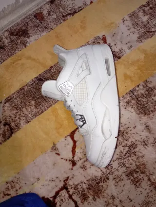 Jordan 4 Pure Money Blancas Plata