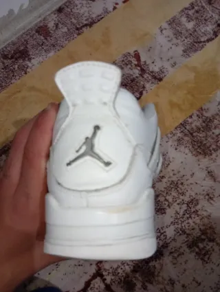 Jordan 4 Pure Money Blancas Plata