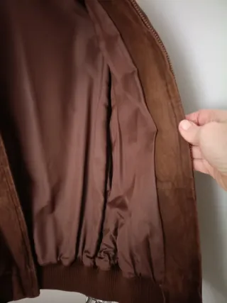 Cazadora ante caballero