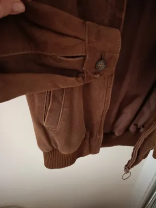 Cazadora ante caballero