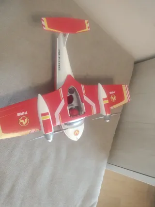 2 Aviones: Bomberos y Policía