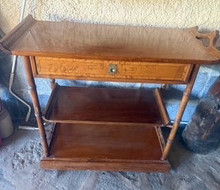 Mueble de salón de madera y bambú