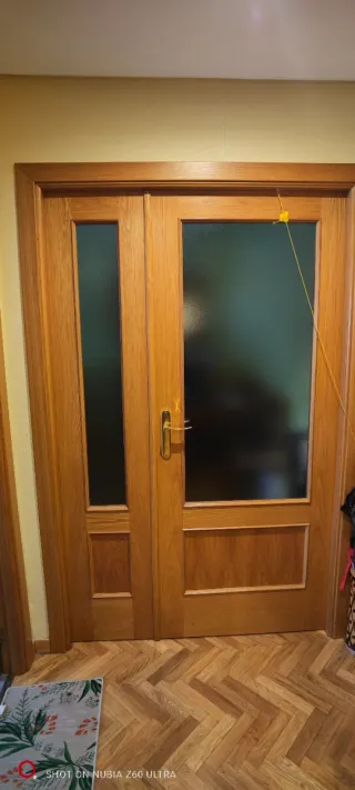 Puerta madera haya con cristal