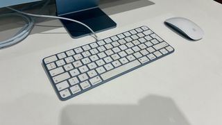 iMac 24 2021 Azul y Blanco