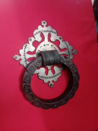 Tiradores de puerta antiguos