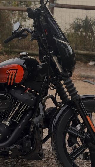 Defensa Harley Davidson Softail Street Bob Negra