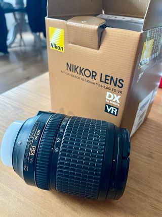 Cámara Nikon D5200 + 2 objetivos + bolsa