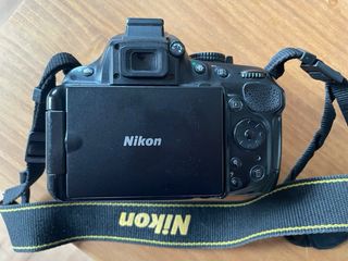 Cámara Nikon D5200 + 2 objetivos + bolsa