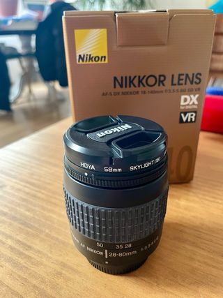 Cámara Nikon D5200 + 2 objetivos + bolsa