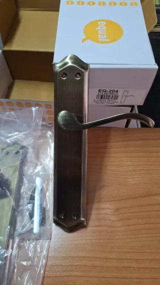 Juego Manivelas EQ-204 Cuero