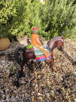 Madelman indio a caballo