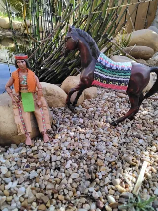Madelman indio a caballo