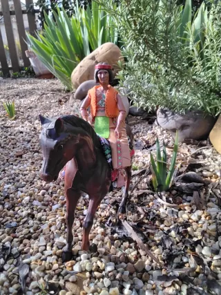 Madelman indio a caballo