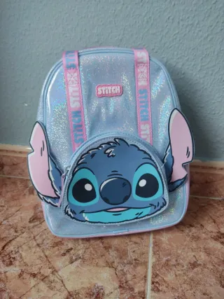 Mochila pequeña Stitch brillante